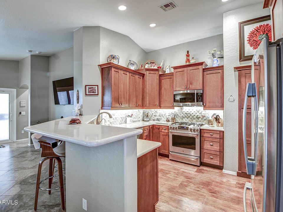 1st image of 15249 W Poinsettia Dr
