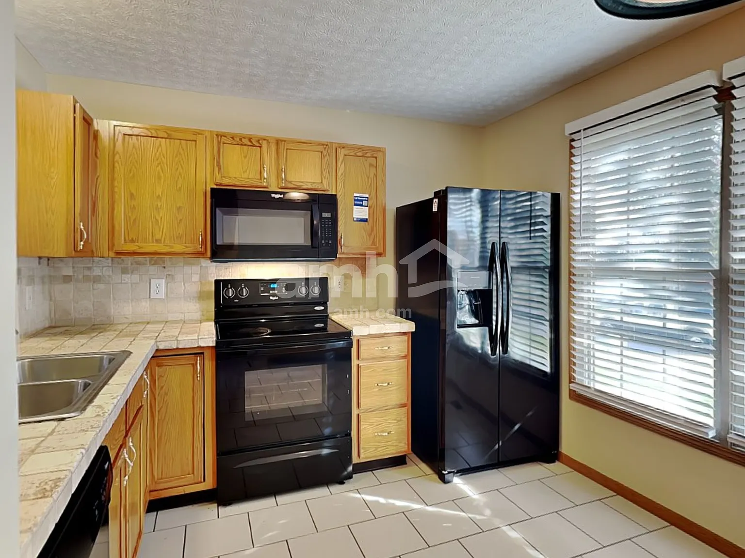 3 bed, 2.5 bath, 1508 sqft, $2,280 — Photo 3