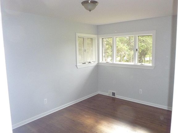 3rd image of 52724 Brookcrest Dr