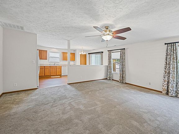 5th image of 2910 Bond Dr
