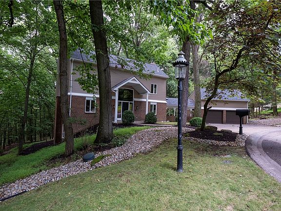 2nd image of 9843 Woodland Rd N