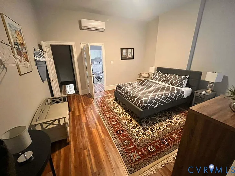 18 W Franklin St #2 — Photo 3