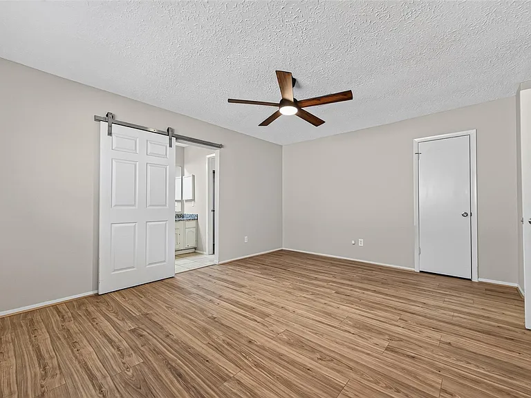 5346 King Richard Dr — Photo 23