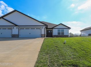 838 Otter Creek Rd, Vine Grove, KY 40175
