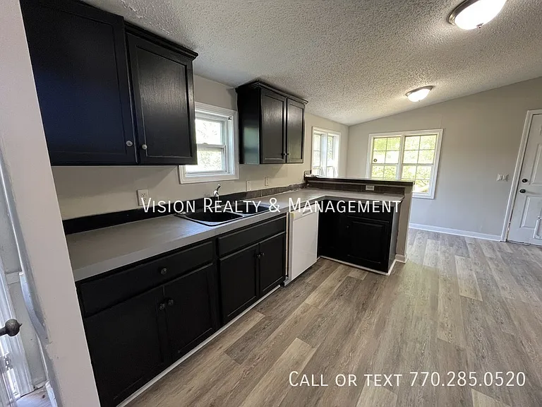 137 Park West Ct — Photo 34
