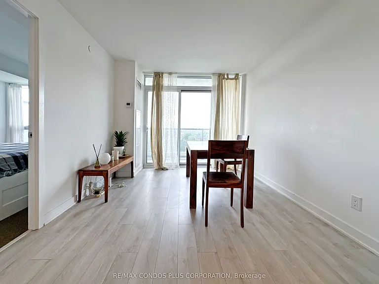 160 Flemington Rd #1116 — Photo 6