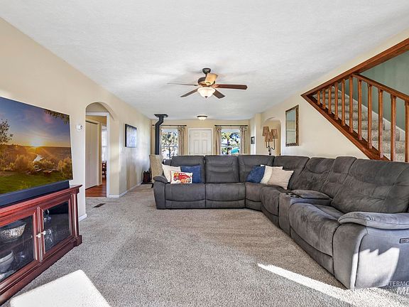4th image of 1213 Burley Ave