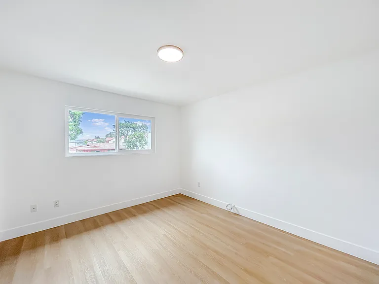 10863 Walnut St — Photo 8