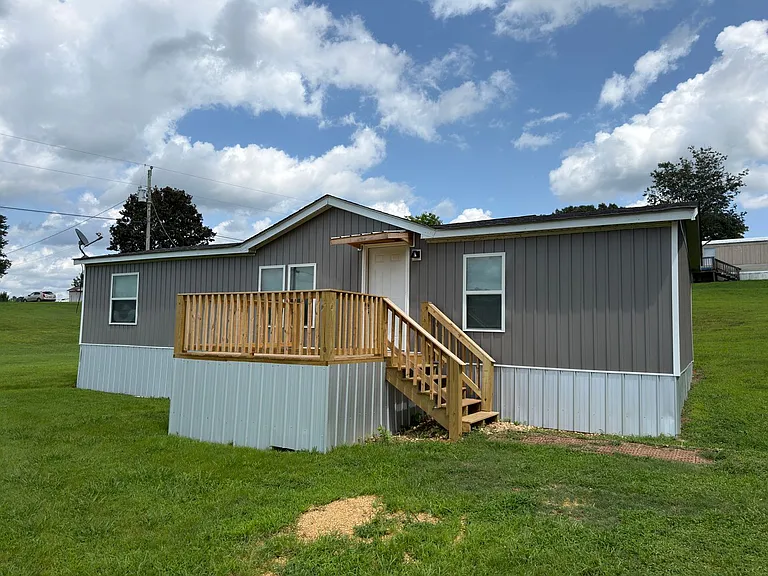 949 N Bucks Pocket Rd SE — Photo 1