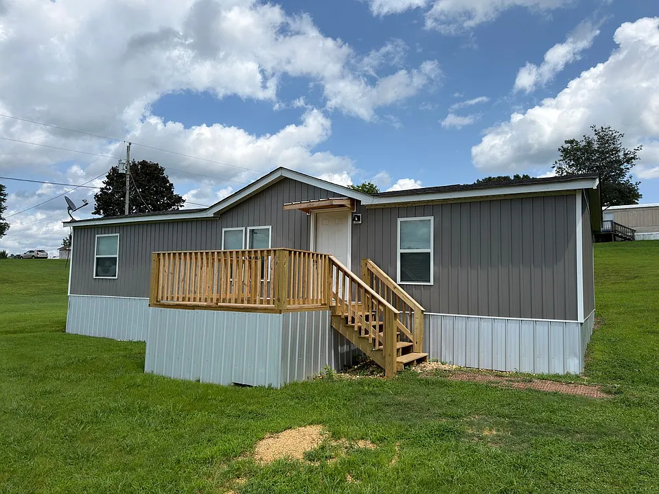 949 N Bucks Pocket Rd SE