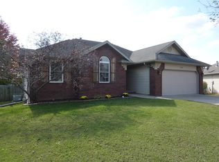 1116 W Thorngate Dr, Ozark, MO 65721