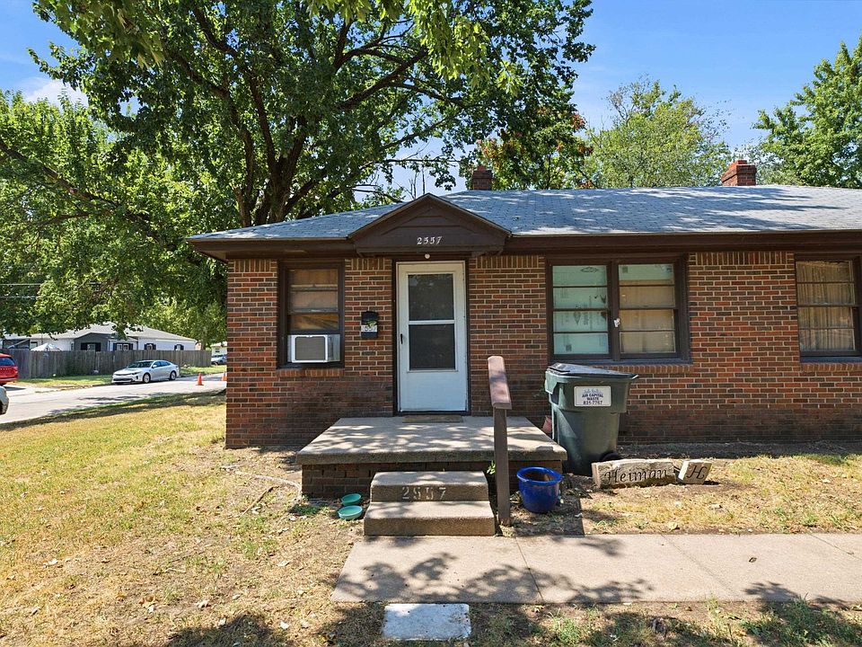 1st image of 2555 S Ellis Ave