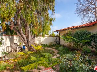 15200 McKendree Ave, Pacific Palisades, CA 90272