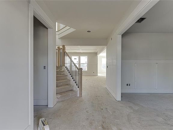 3rd image of 225 Smokey Rd