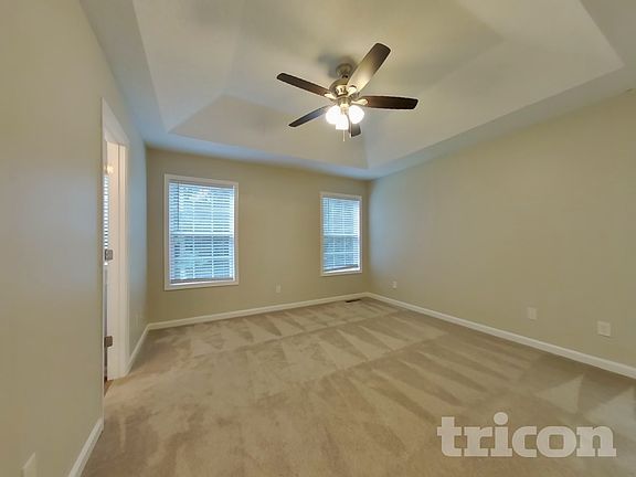 5th image of 141 Fairfax Dr