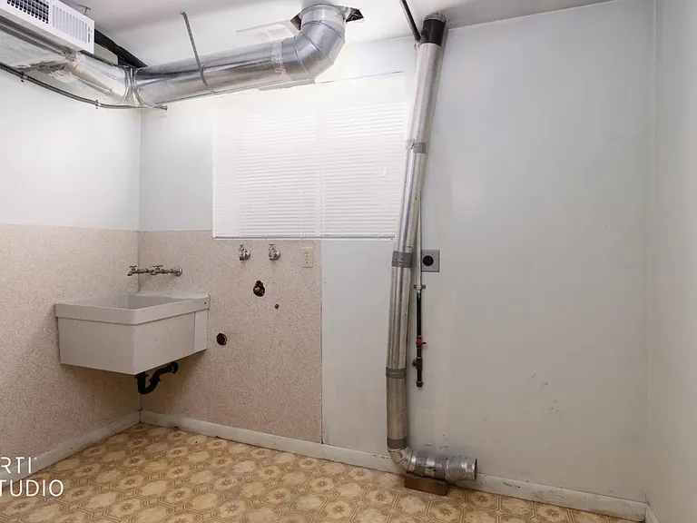 580 N 500 W — Photo 12