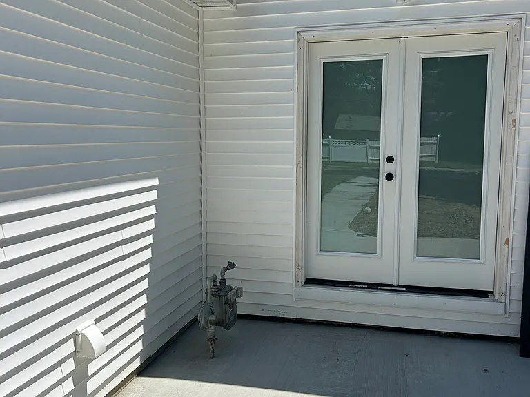 1551 Jefferson St — Photo 14
