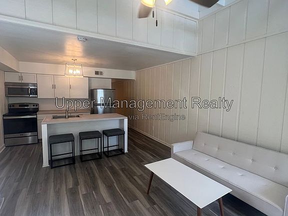 2nd image of 1130 Adams St #1128