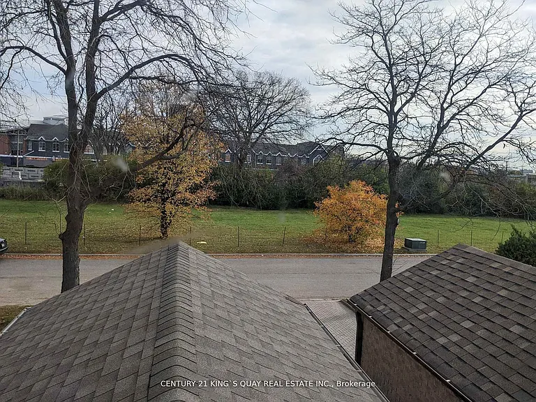 90 Appleby Cres #UL — Photo 3