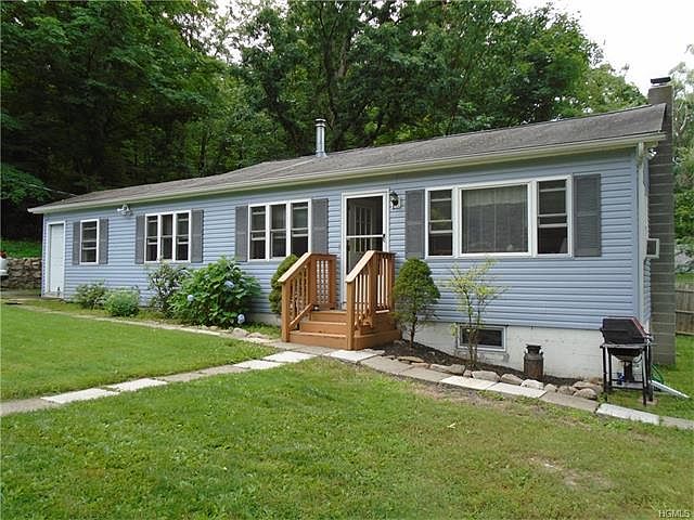 1st image of 74 Orchard Lake Dr