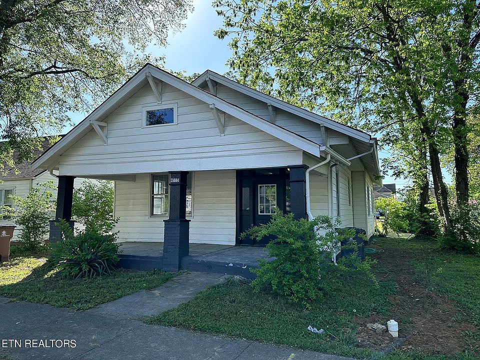 1st image of 2444 Woodbine Ave