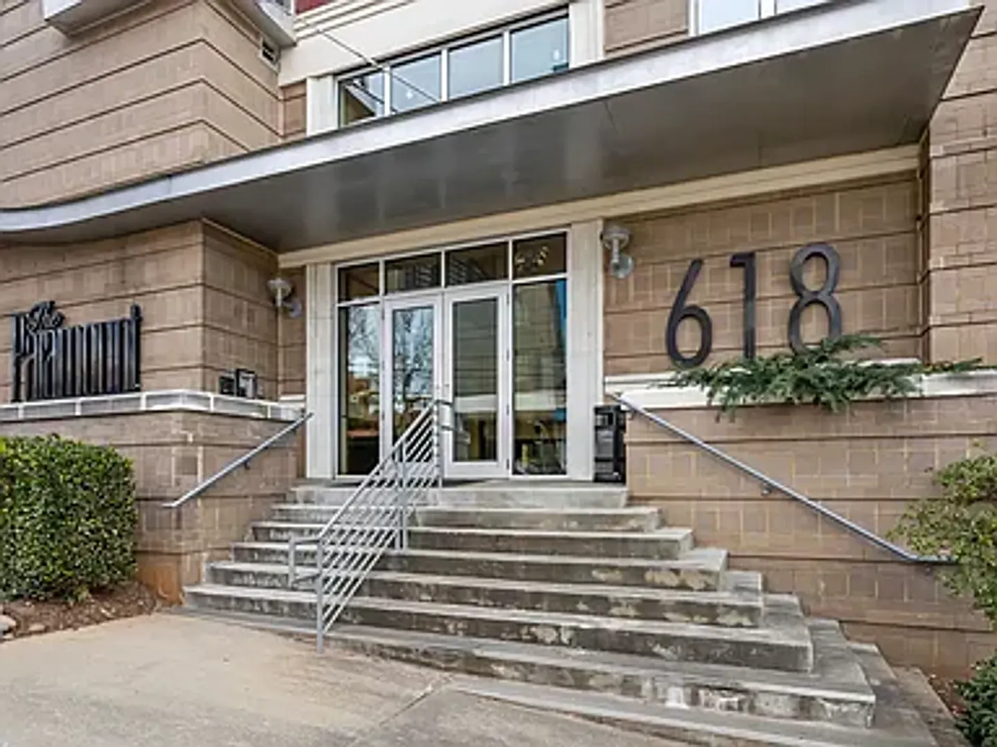 Your dream condo in the heart of Raleigh! 2/2 @ The Paramount!! — Photo 1