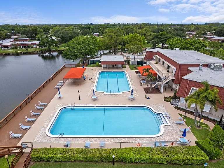 315 Cape Cod Cir #B — Photo 26