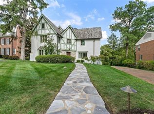 26 Rio Vista Dr, Saint Louis, MO 63124