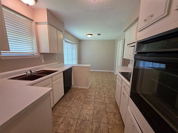4th image of 926 Redway Ln