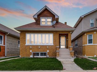 5424 W Eddy St, Chicago, IL 60641