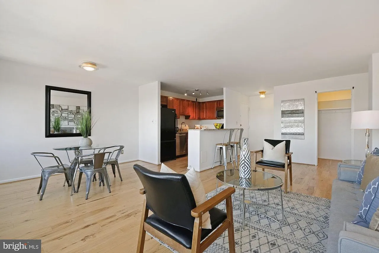 1 bed, 718 sqft, $2,800 — Photo 4