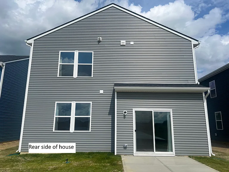 3820 Sterling Dr — Photo 2