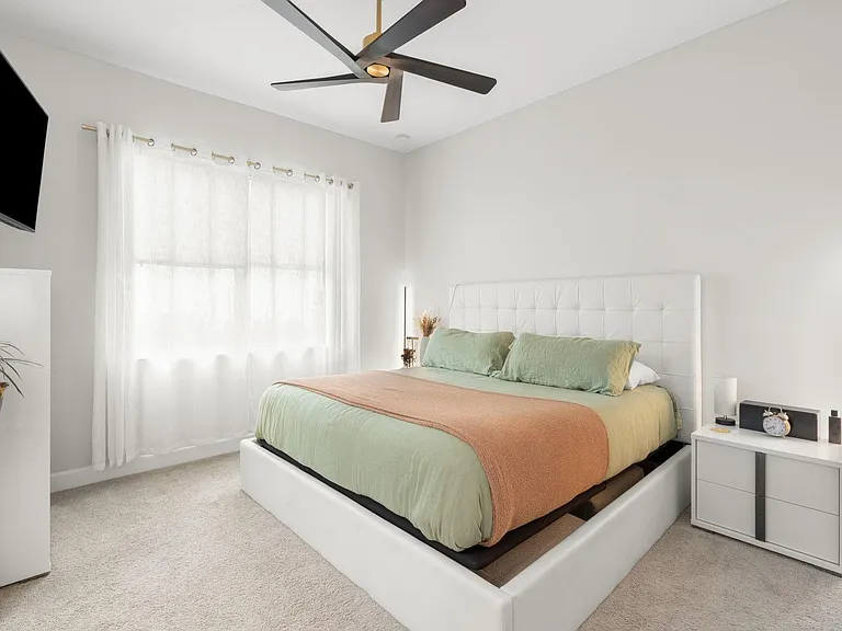 4776 Estates Cir — Photo 35