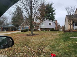 1336 Merriweather Ct, Wixom, MI 48393