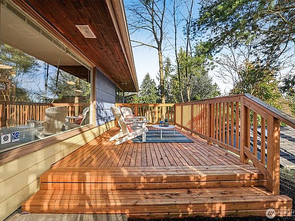 5th image of 10219 15th Avenue NE