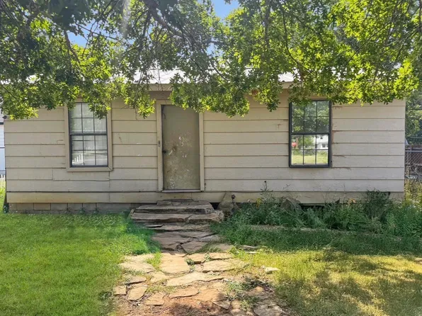 1220 Maple St, Graham, TX 76450