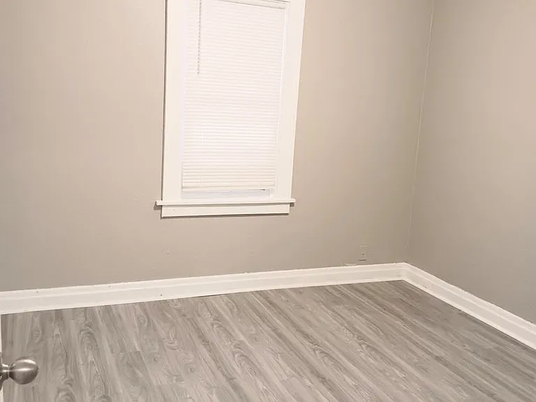 3906 Grace St — Photo 2