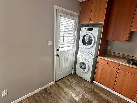 2nd image of 1022 Chalcedony St