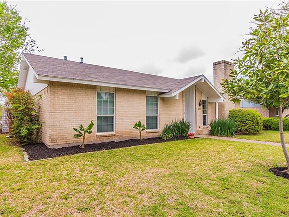 5th image of 2217 Briarwood Dr