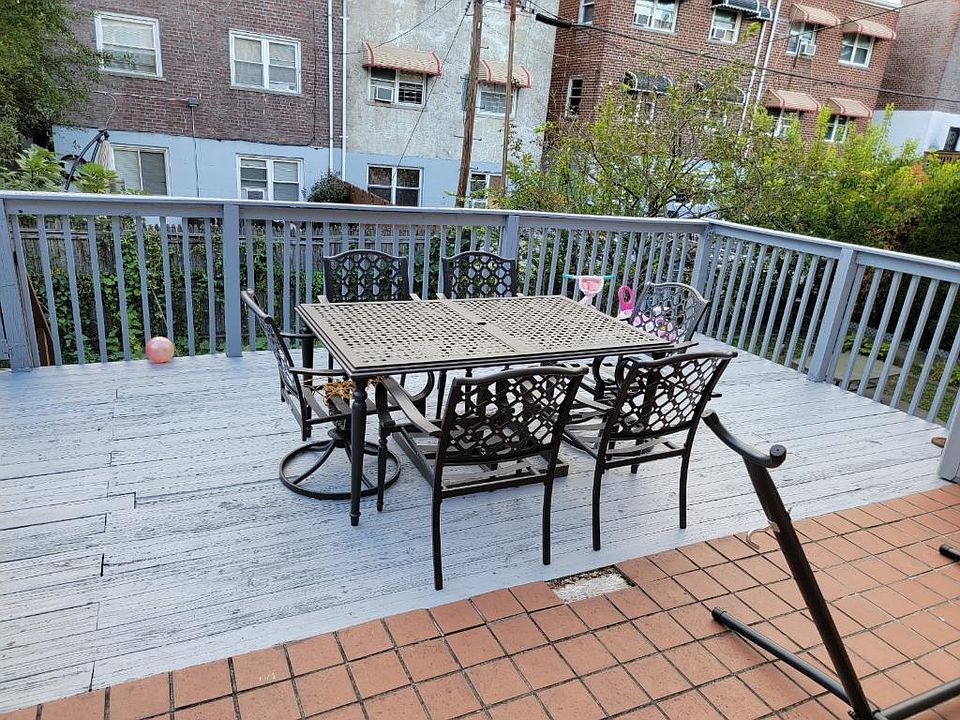 1st image of 2415 Young Ave #1