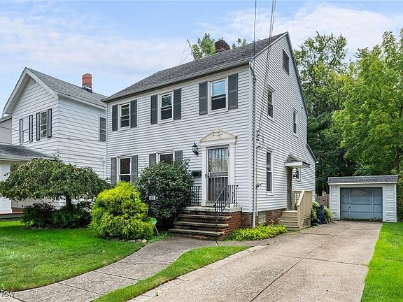 2nd image of 17811 Woodbury Ave