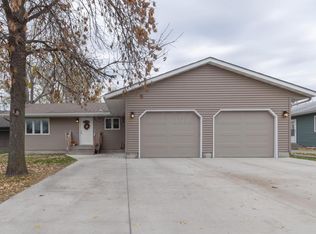 419 Maple Dr, Mapleton, ND 58059