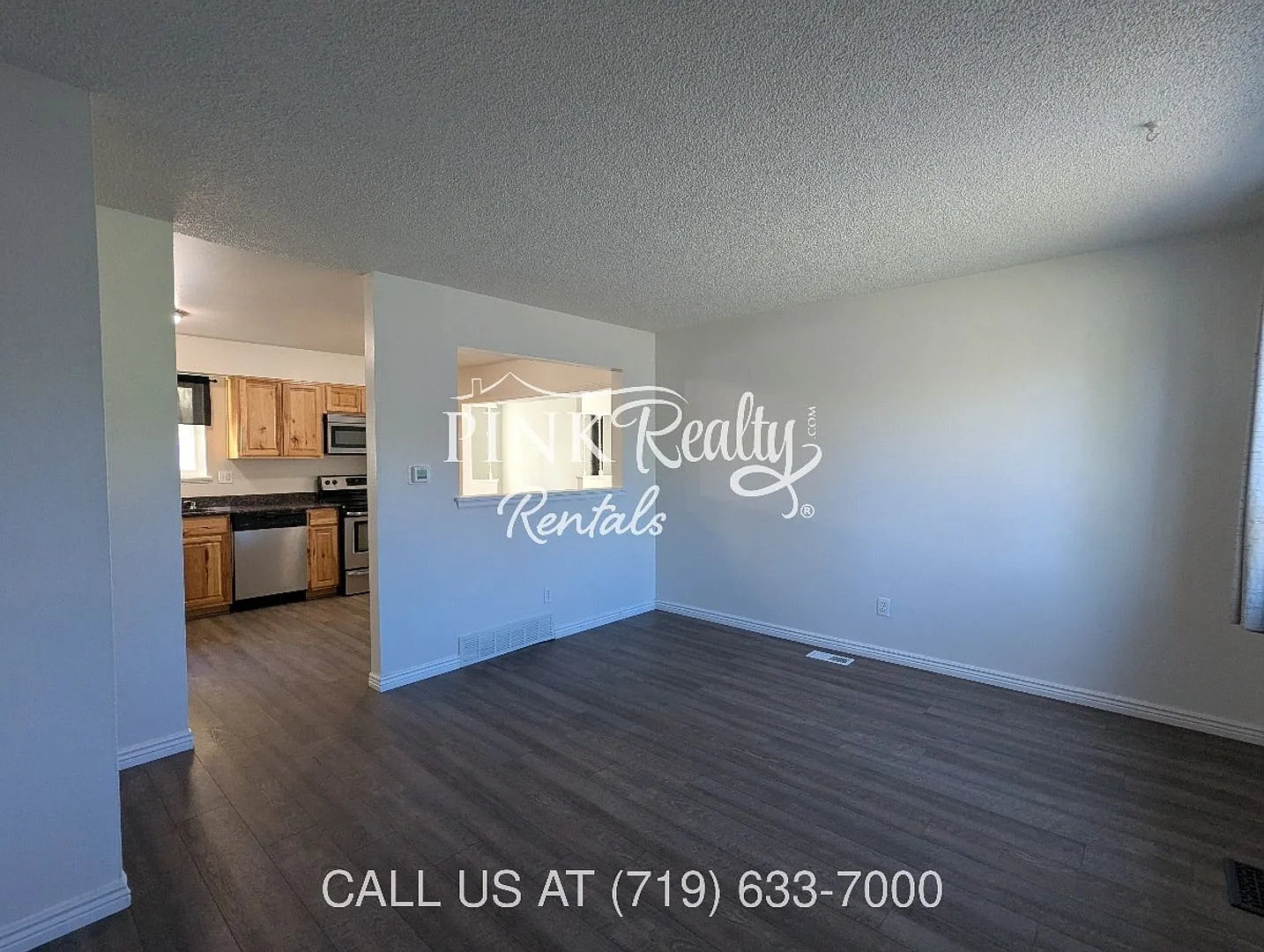 Nice 4-Bedroom Centrally located — Photo 2