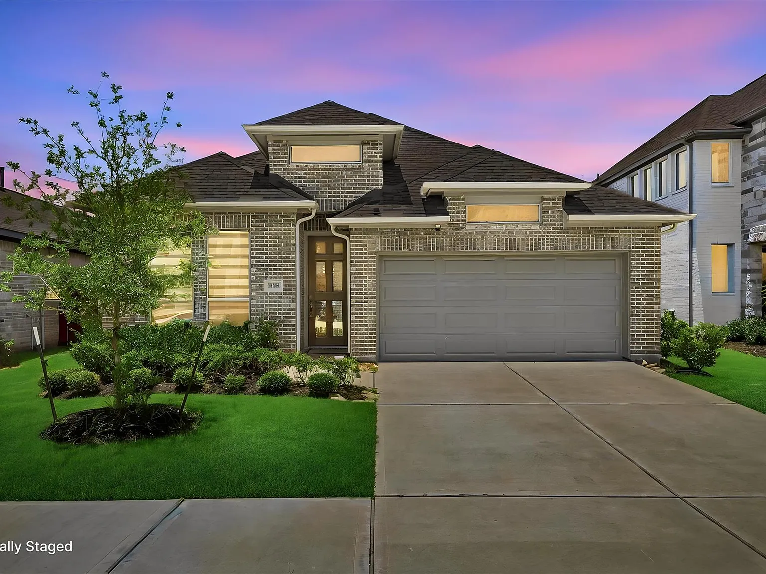 4 bed, 3.0 bath, 2003 sqft, $2,800 — Photo 1