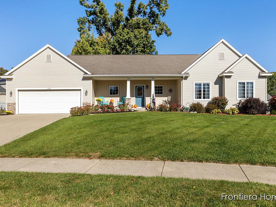 1st image of 1329 Millwood Ct NE