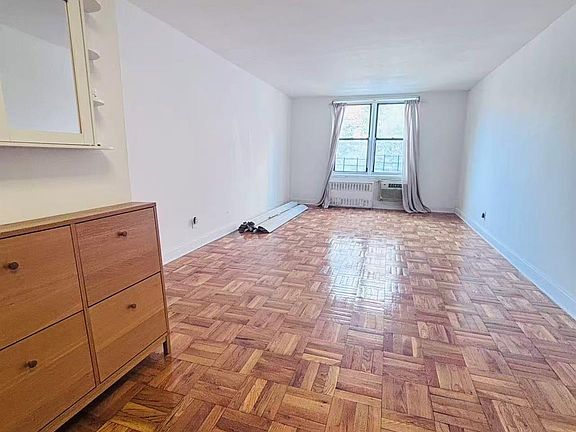 4th image of 137-40 45TH Avenue #1F