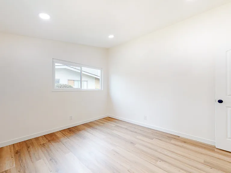 3036 Coolidge Ave #61 — Photo 9