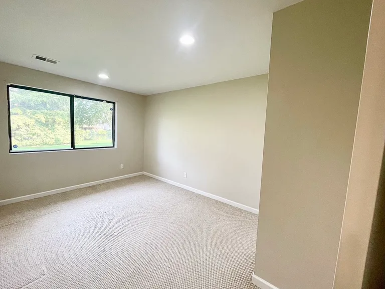 4608 Laurel Club Cir — Photo 15