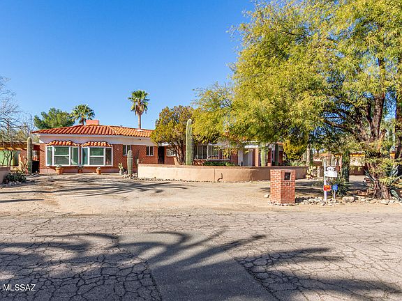 3rd image of 145 N Camino Miramonte