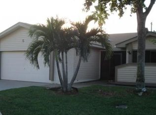 5 Cambridge Pl, Boynton Beach, FL 33426